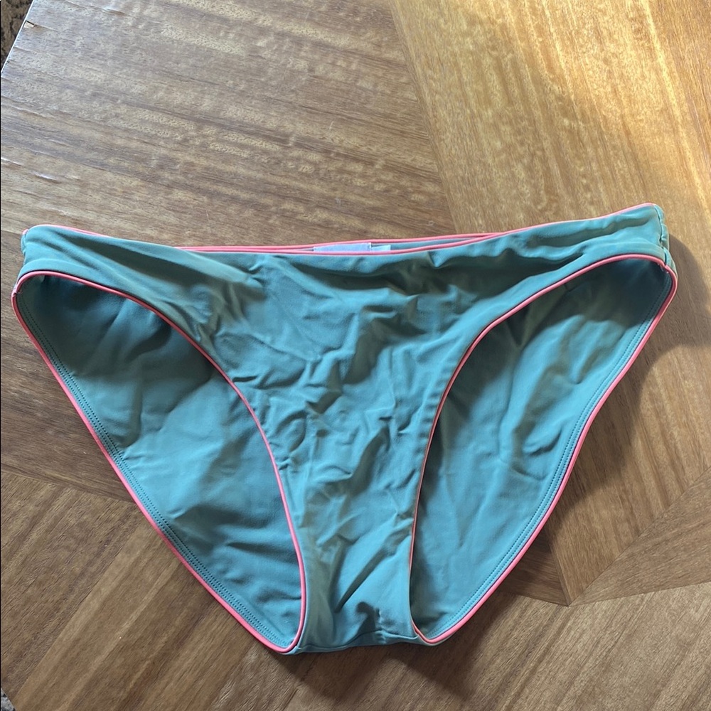Minnow  NWOT Women's Green Swim Bottoms